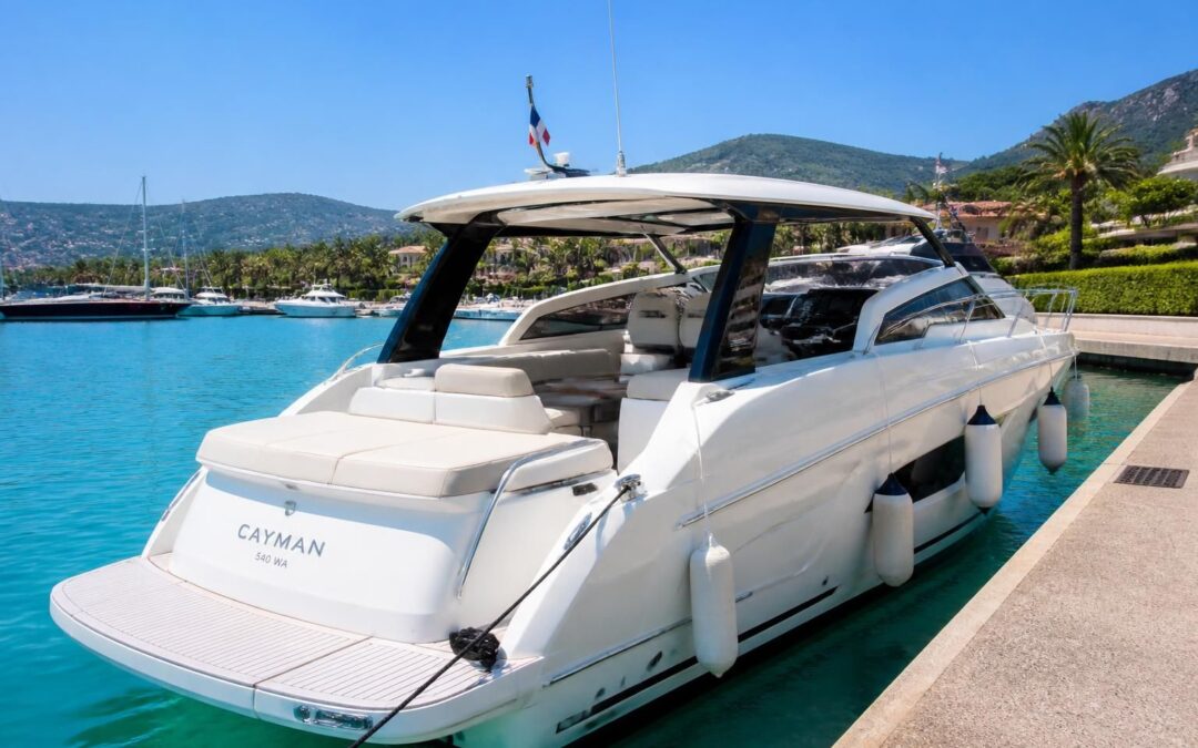 découvrez le yacht cayman 540 wa à vendre au prix de 1 460 000 €. un bateau d'exception alliant luxe, performance et confort pour des moments inoubliables en mer.
