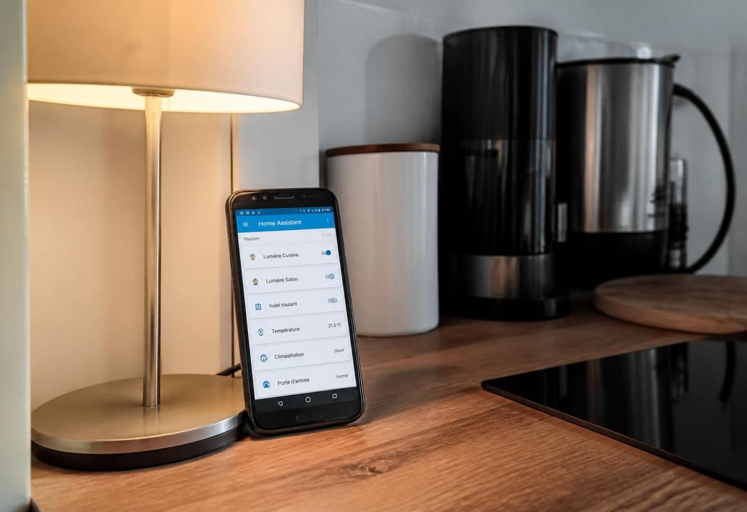 découvrez comment transformer un vieux téléphone android en un satellite vocal home assistant fonctionnel, sans utiliser de haut-parleur, grâce à un guide étape par étape simple et efficace.