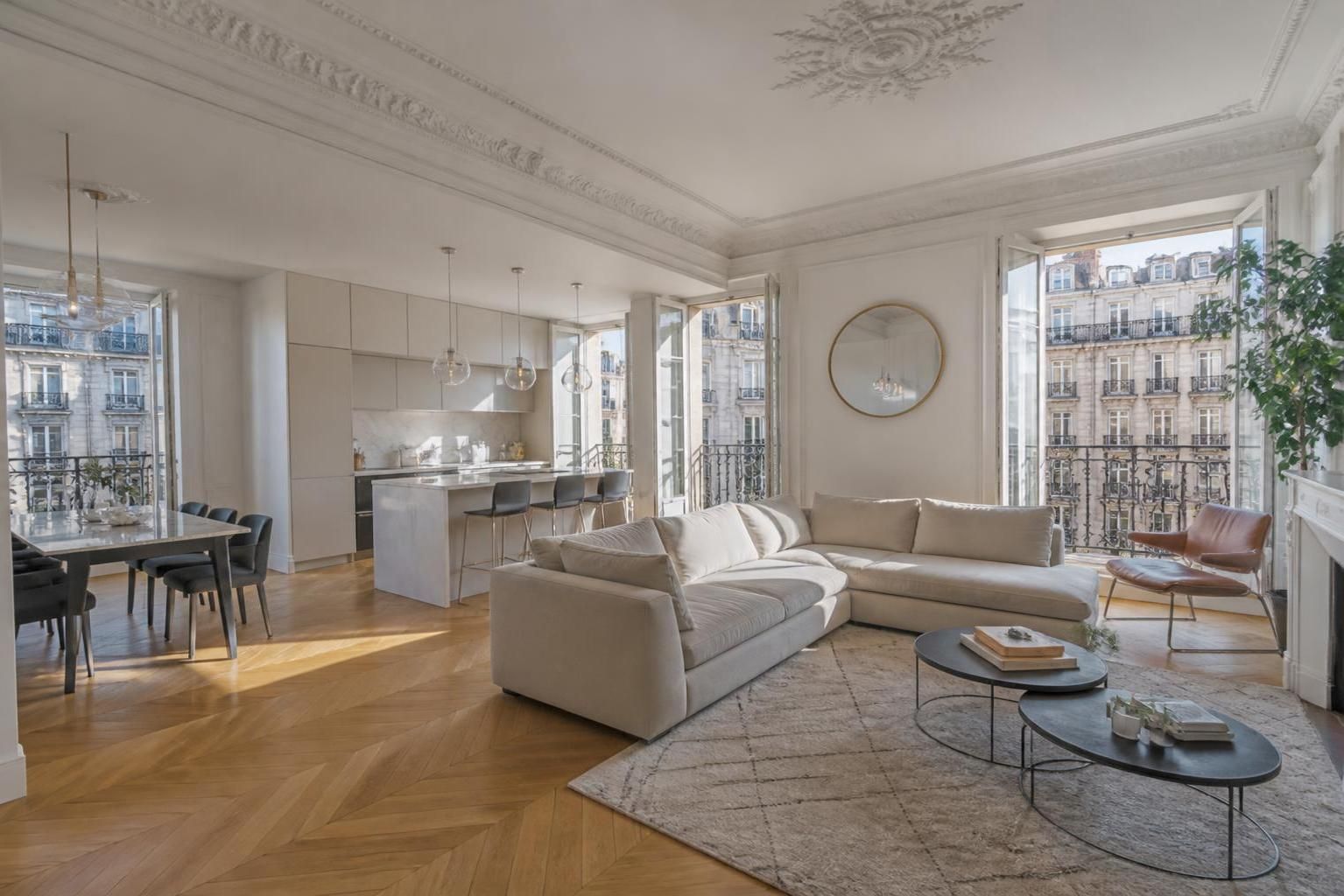 découvrez notre guide complet pour rénover un appartement haussmannien à paris, avec les étapes clés à suivre et une estimation précise du budget nécessaire.
