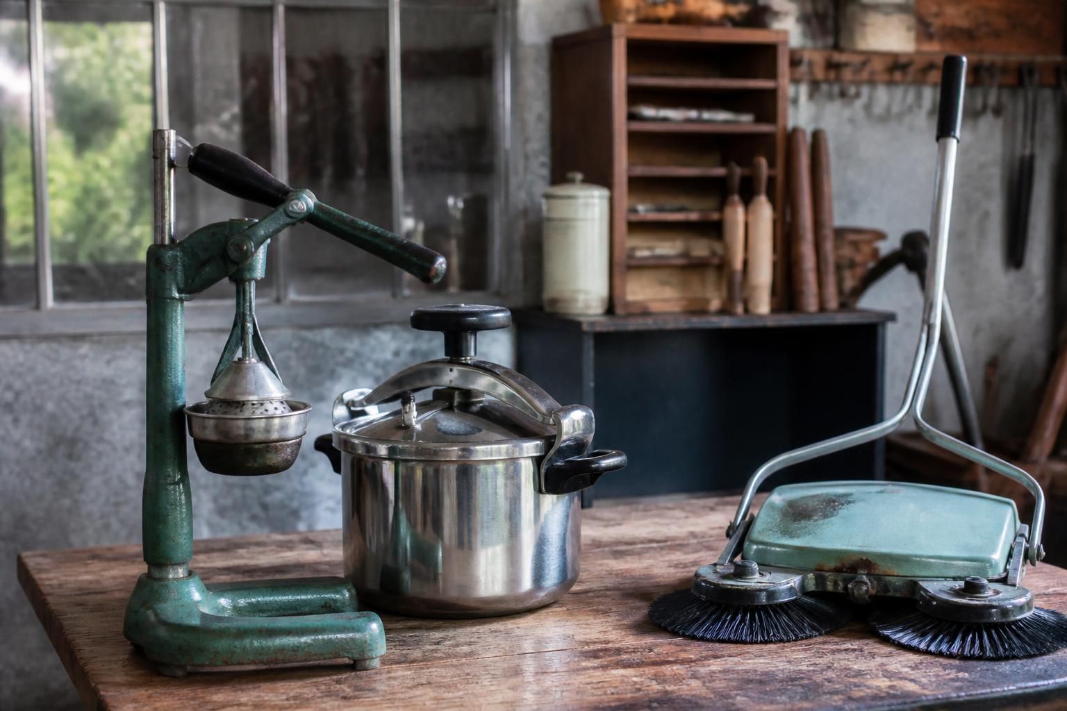 découvrez comment transformer vos anciens gadgets en outils ménagers indispensables ce week-end pour simplifier vos tâches quotidiennes et donner une seconde vie à vos objets.